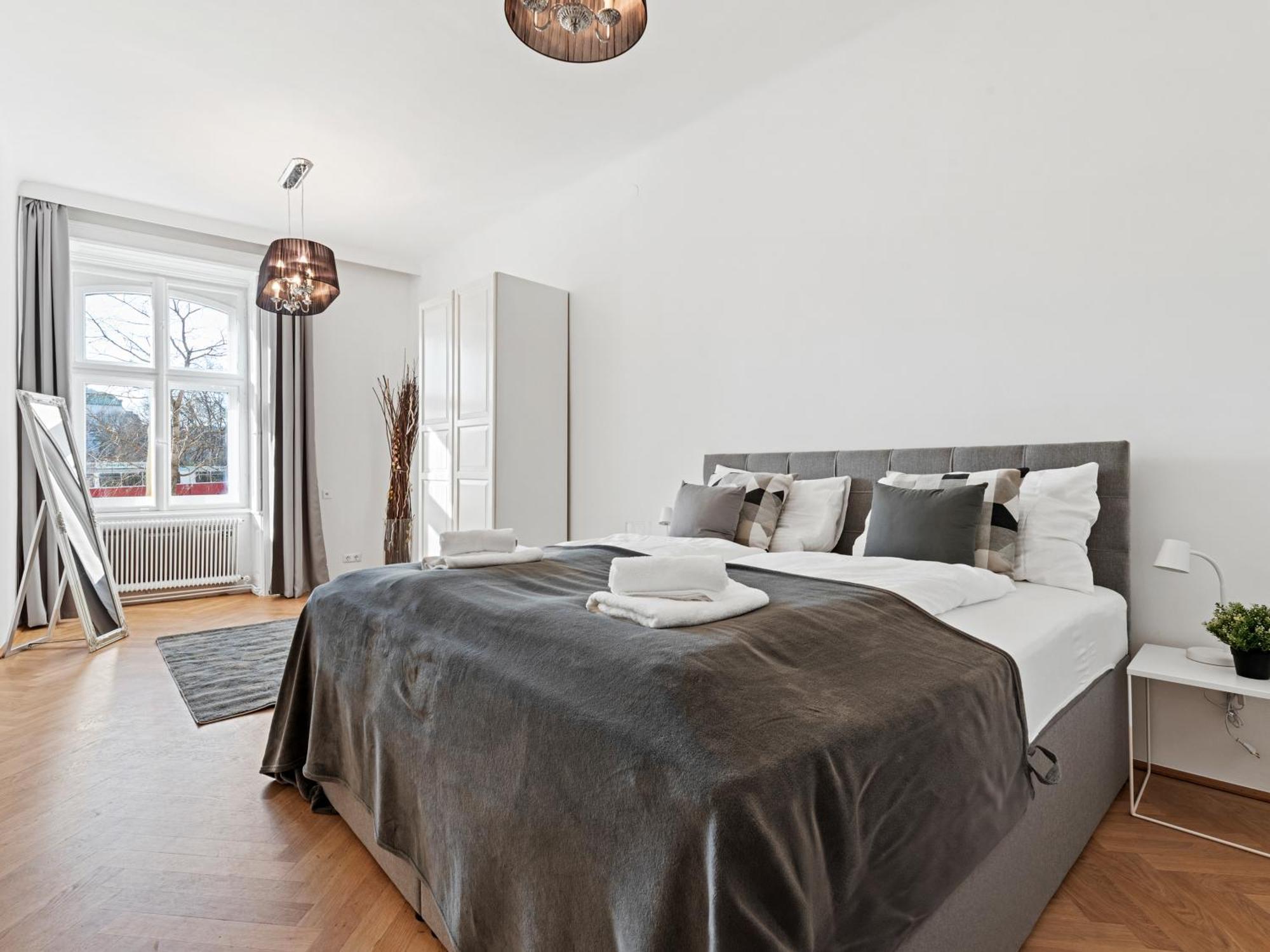 Sky9 Apartments City Center Виена Екстериор снимка