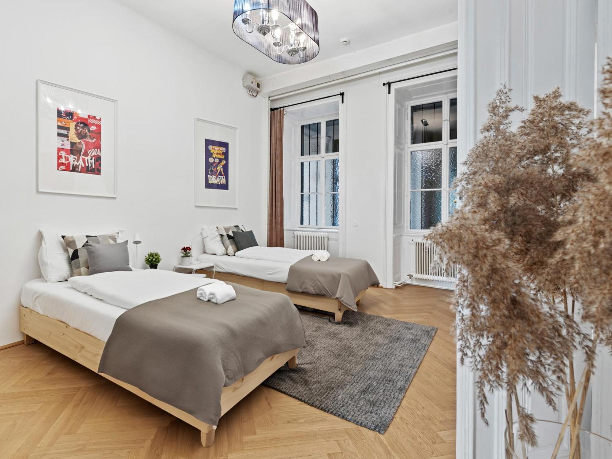 Sky9 Apartments City Center Виена Екстериор снимка