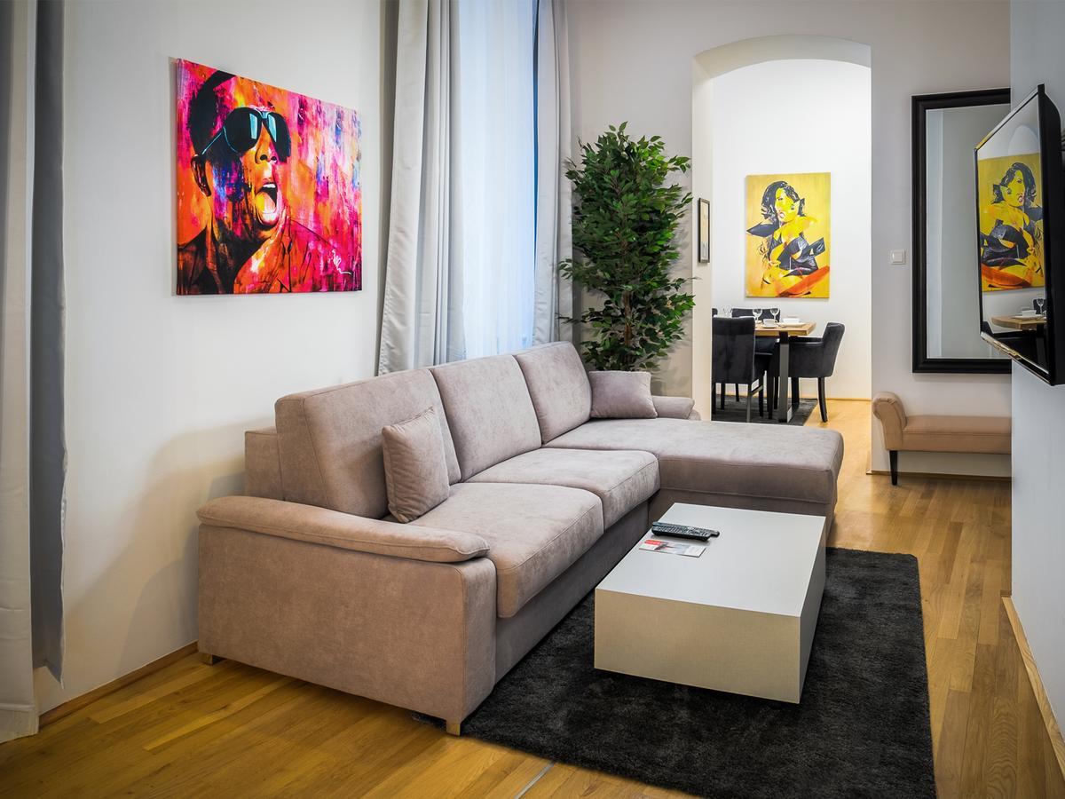 Sky9 Apartments City Center Виена Екстериор снимка
