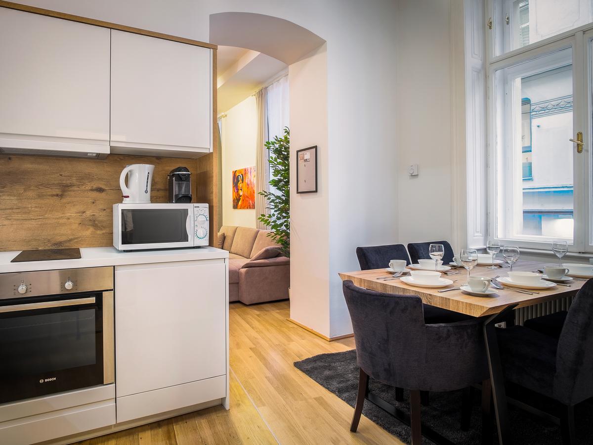 Sky9 Apartments City Center Виена Екстериор снимка