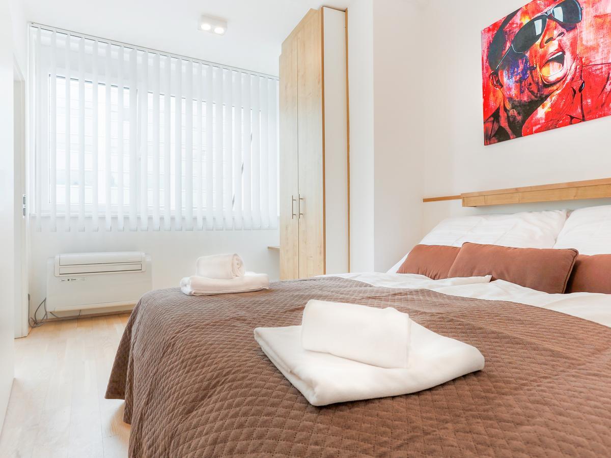 Sky9 Apartments City Center Виена Екстериор снимка