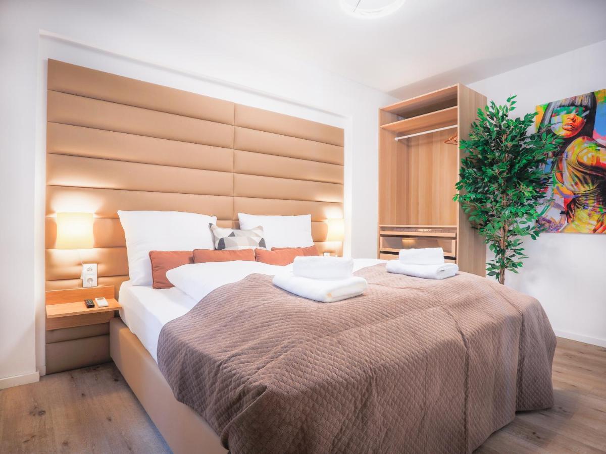 Sky9 Apartments City Center Виена Екстериор снимка