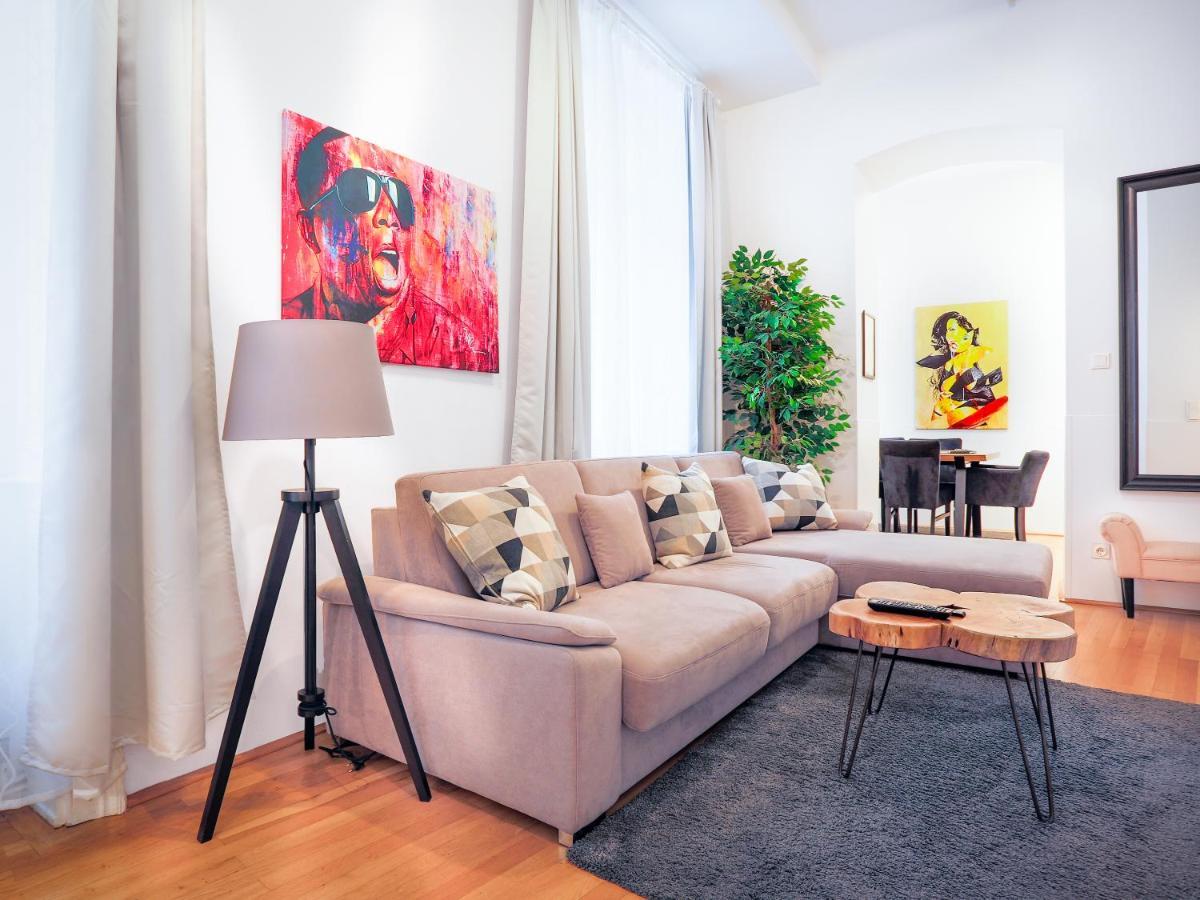 Sky9 Apartments City Center Виена Екстериор снимка