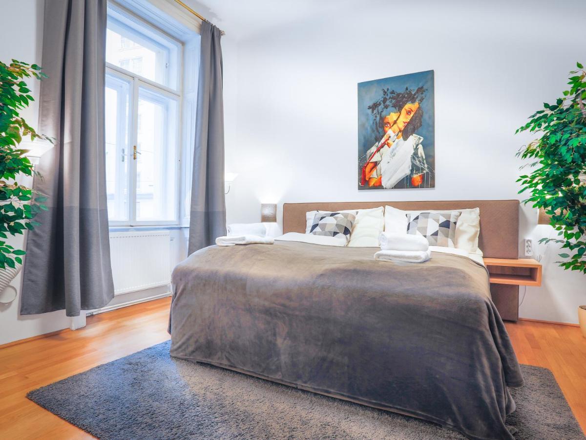 Sky9 Apartments City Center Виена Екстериор снимка