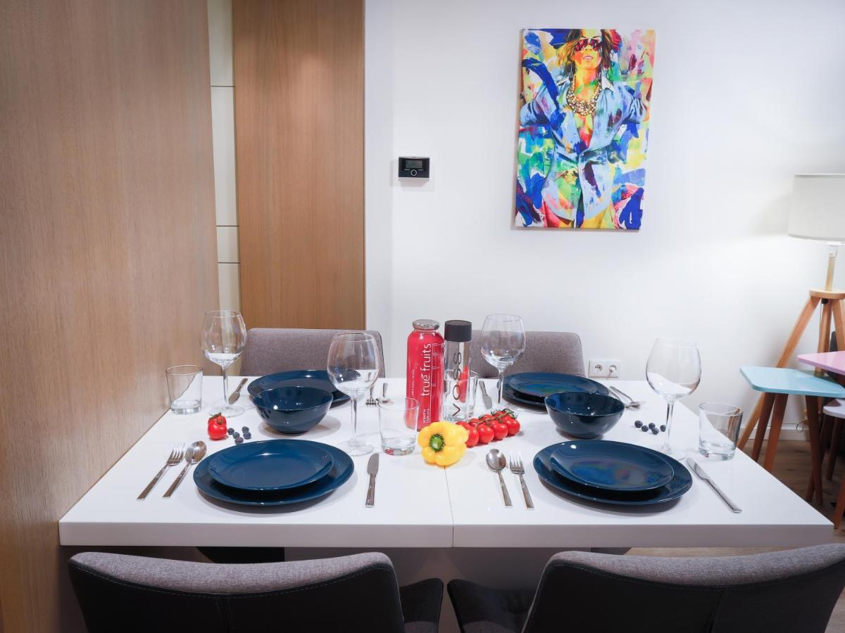 Sky9 Apartments City Center Виена Екстериор снимка