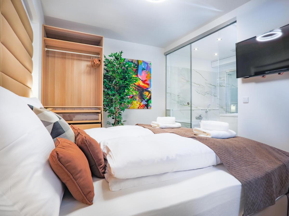 Sky9 Apartments City Center Виена Екстериор снимка